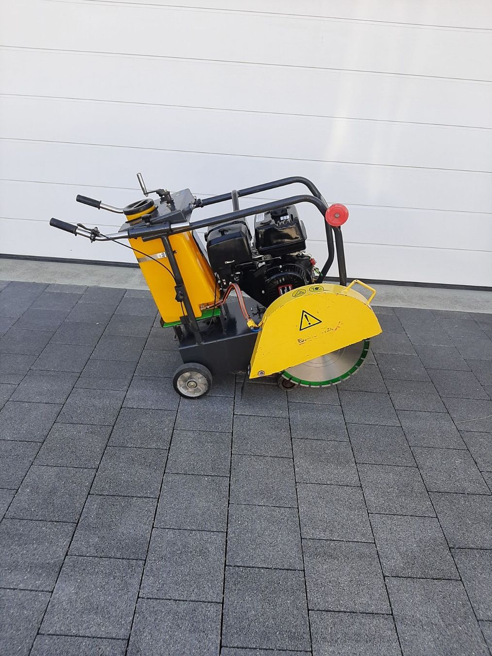 Tutte le macchine: Fugenschneider Baumax Benzin 450mm Blatt – Usato da Rain venduto da Kleinmoto