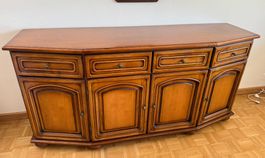 Sideboard, Nussbaum, mit Schubladen und Tablaren