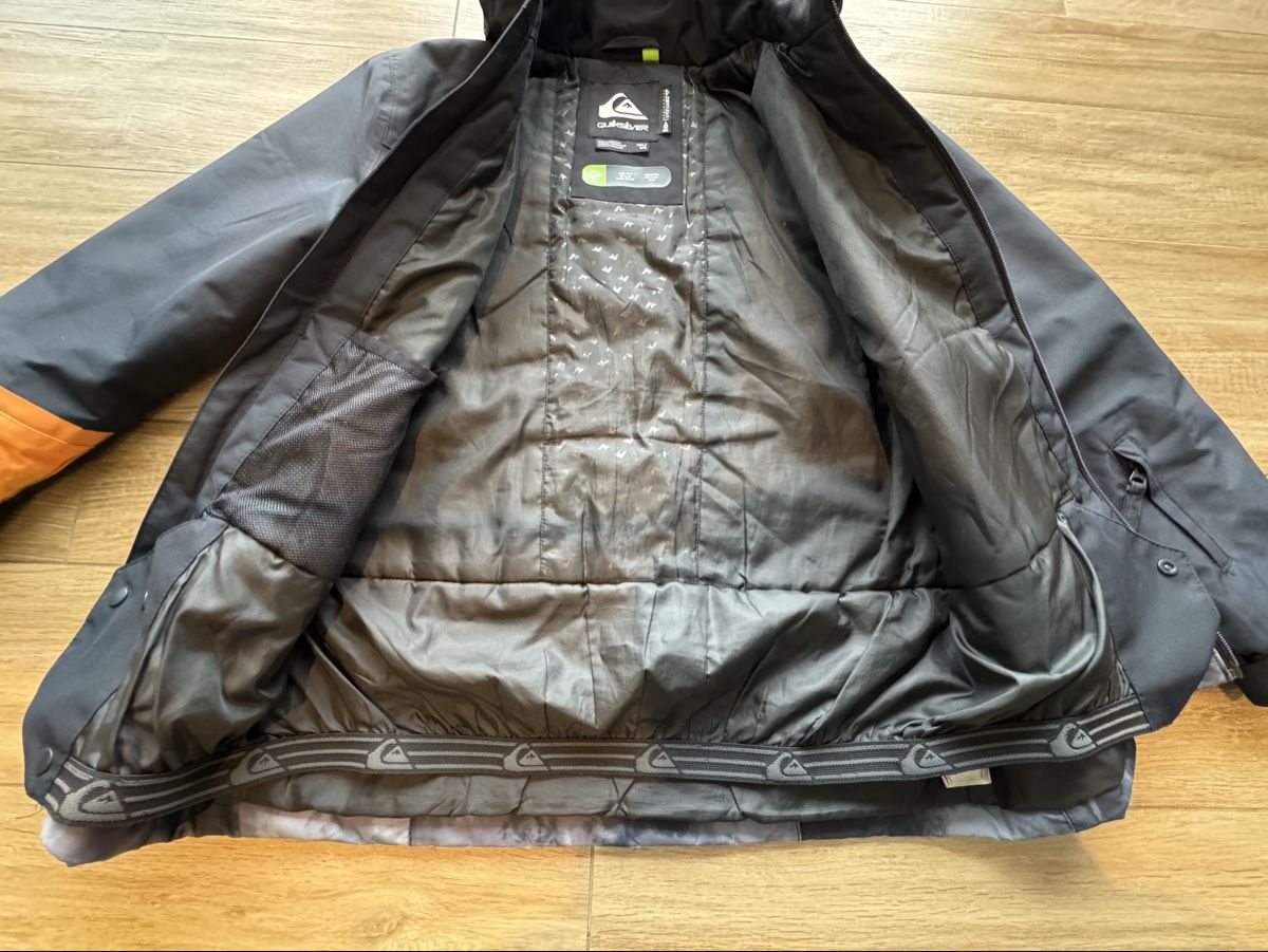 Sci: Veste ski Quiksilver garçon Taille 14 ans – Usato da Villars-le-Grand venduto da Eva_1986 2
