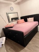 Boxspringbett 180 × 200 cm – Kunstleder schwarz mit Glitzer