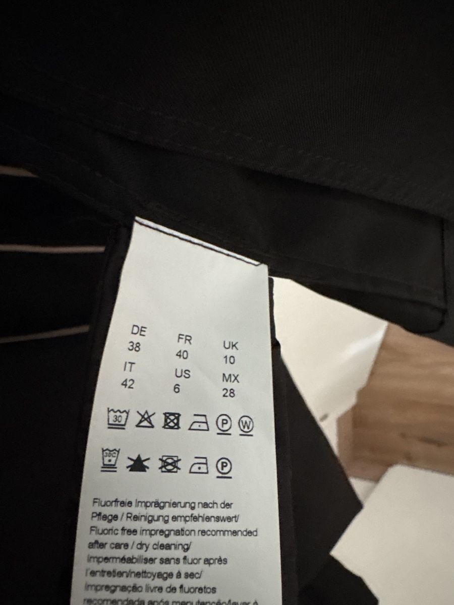 Hugo Boss Cappotti: Schwarzer BOSS Trenchcoat/Jacke Gr. 38 – Nuovo (secondo la descrizione) da Rothenthurm venduto da JasiG 4