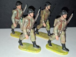 Soldats suisses en tenue d'assaut Elastolin