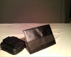 Kartenschutz und kleine Ledertasche, Schwarz