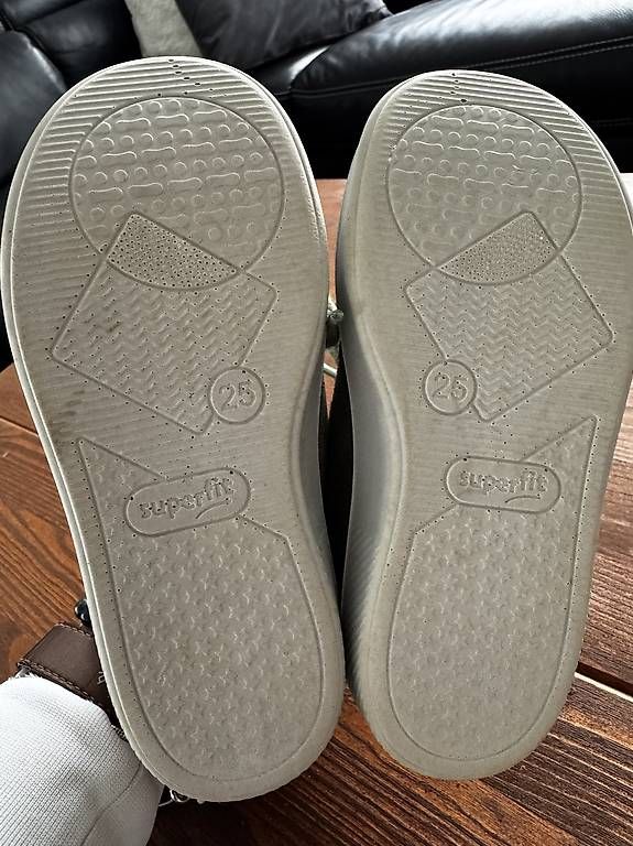 Scarpe per ragazzi: Superfit Schuhen Gr. 25 – Usato da Berikon venduto da Naepli20 1