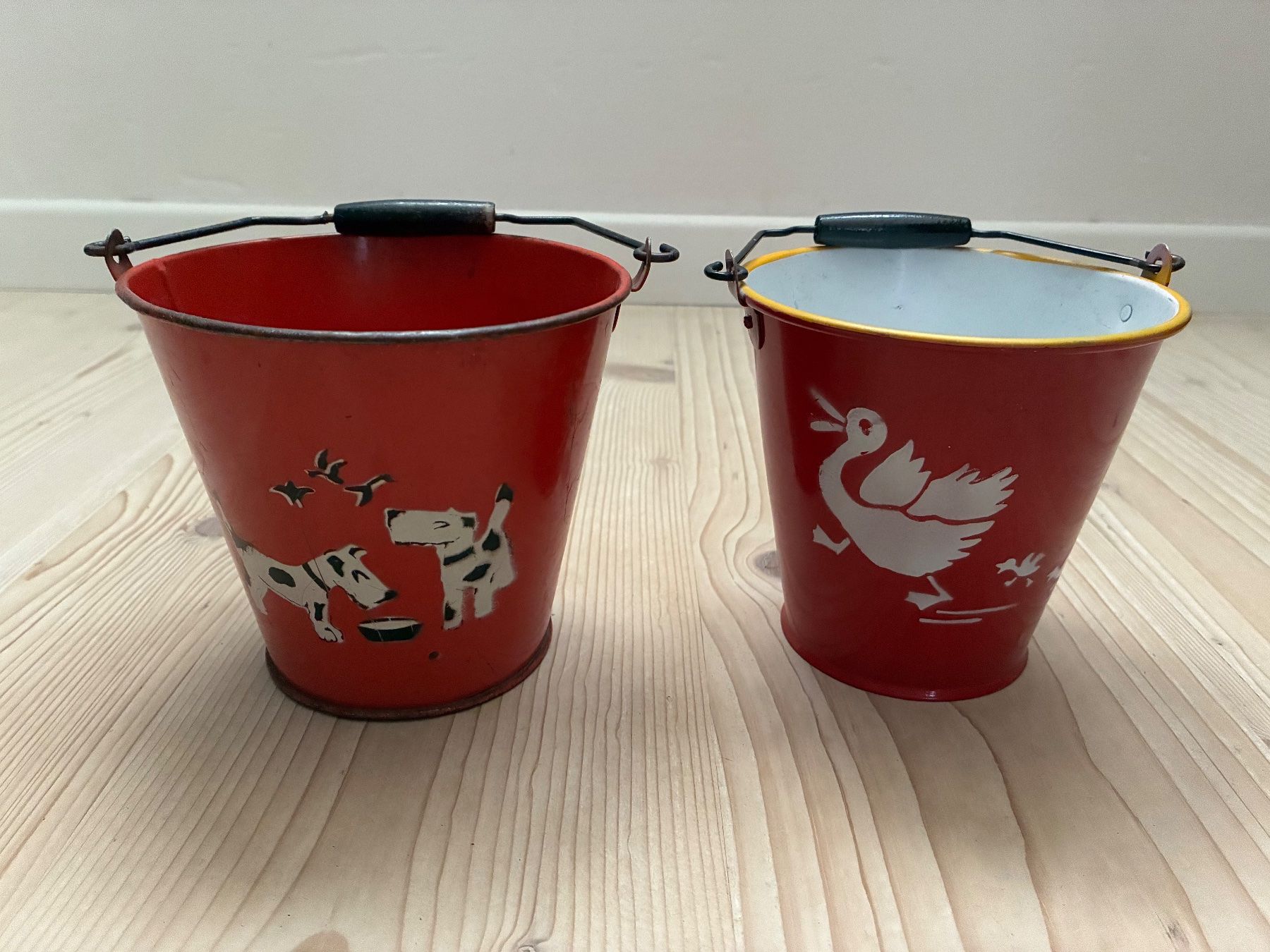 Jouets: 2 alte Eimer Kinderspielzeug – D'occasion à Steffisburg par Reitschel5