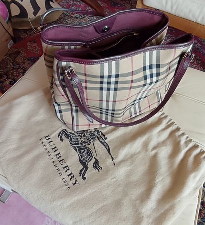 ✨Burberry Canterbury Shopper Medium✨