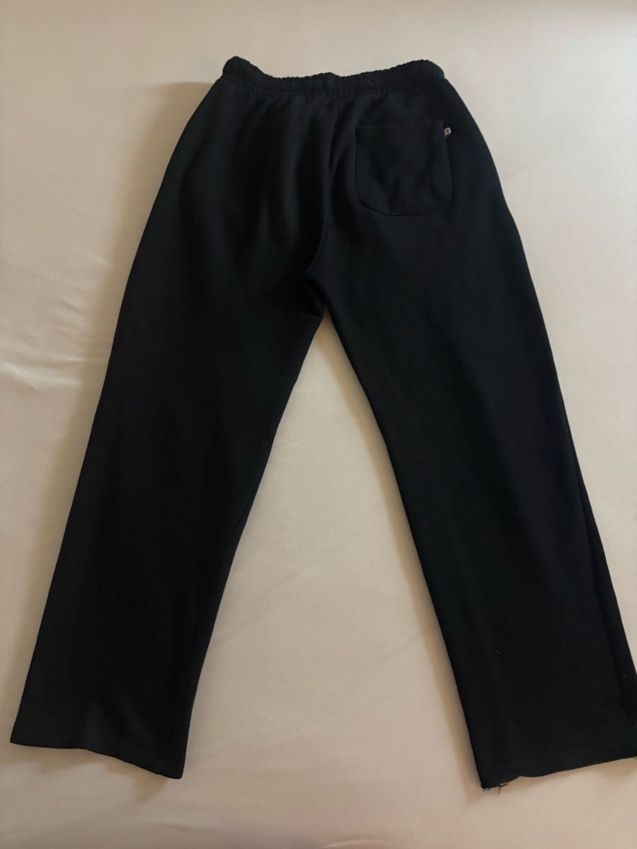 Bershka Pantalons: jogging Bershka – D'occasion à Vouvry par sha_rk5q 1