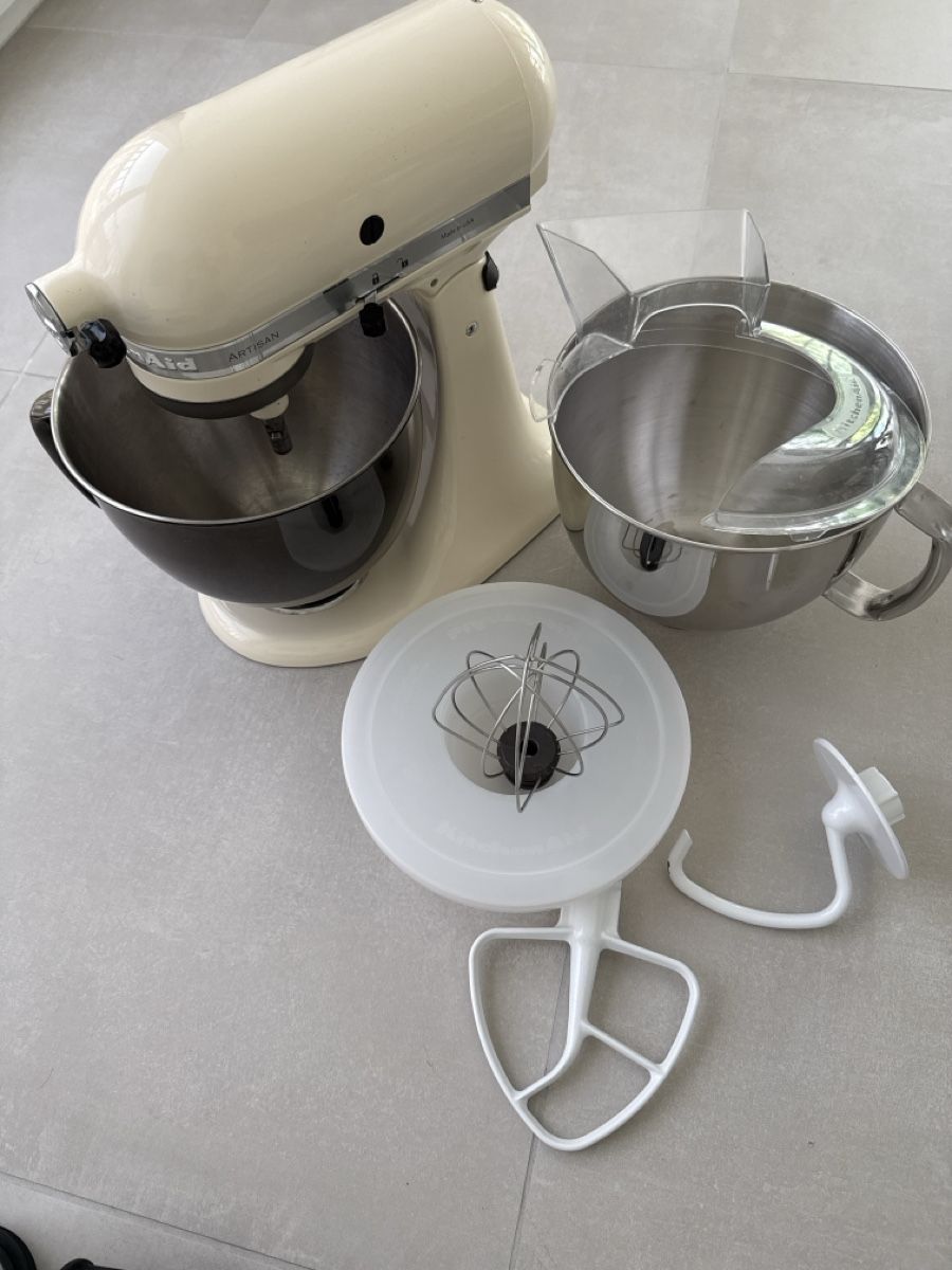 Kitchenaid Appareils de cuisine: Kitchen Aid Artisan creme – D'occasion à Chur par and_v58z 1