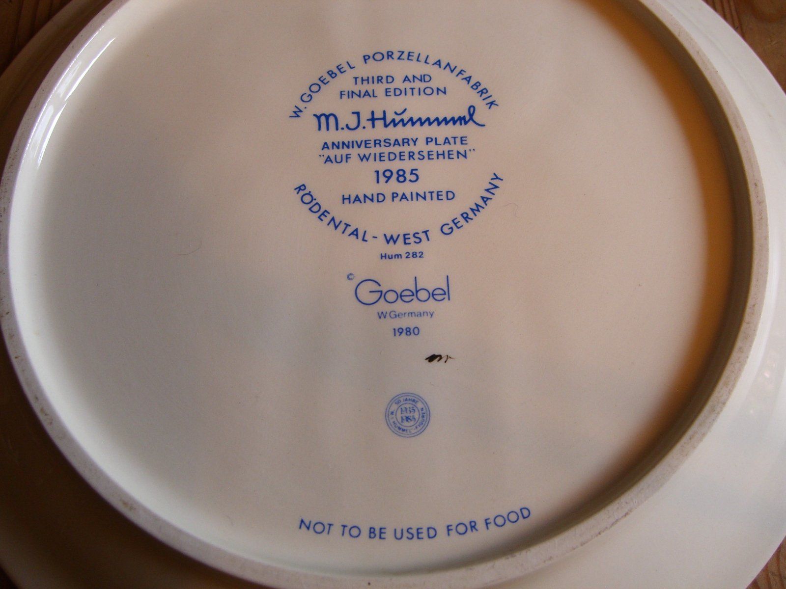 Piatti: Sammelteller von M.I. Hummel/Goebel, 1985, "Auf Wiedersehn" – Usato da Winterthur venduto da Ghandi5 4