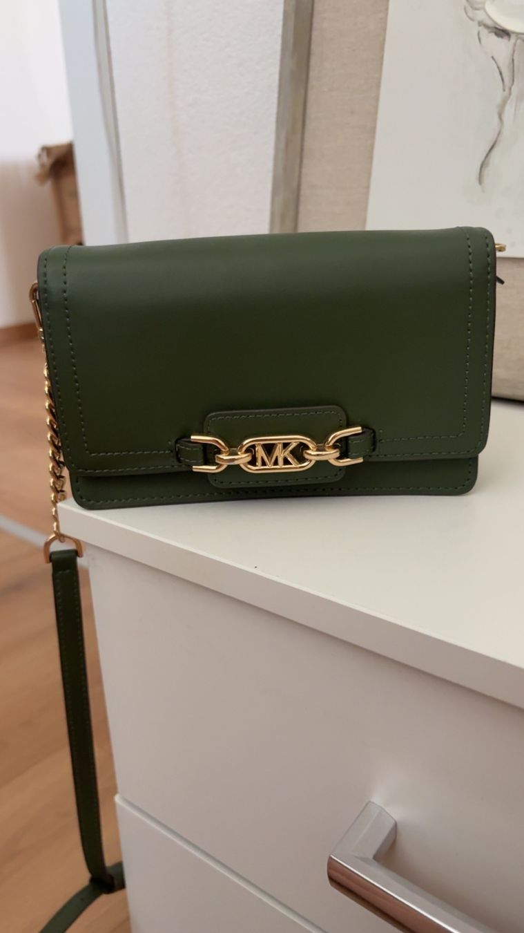 Michael Kors Borse da donna: Sac à main Michael Kors vert avec chaîne dorée taille unique – Usato da La Chaux-de-Fonds venduto da cal_2vmd