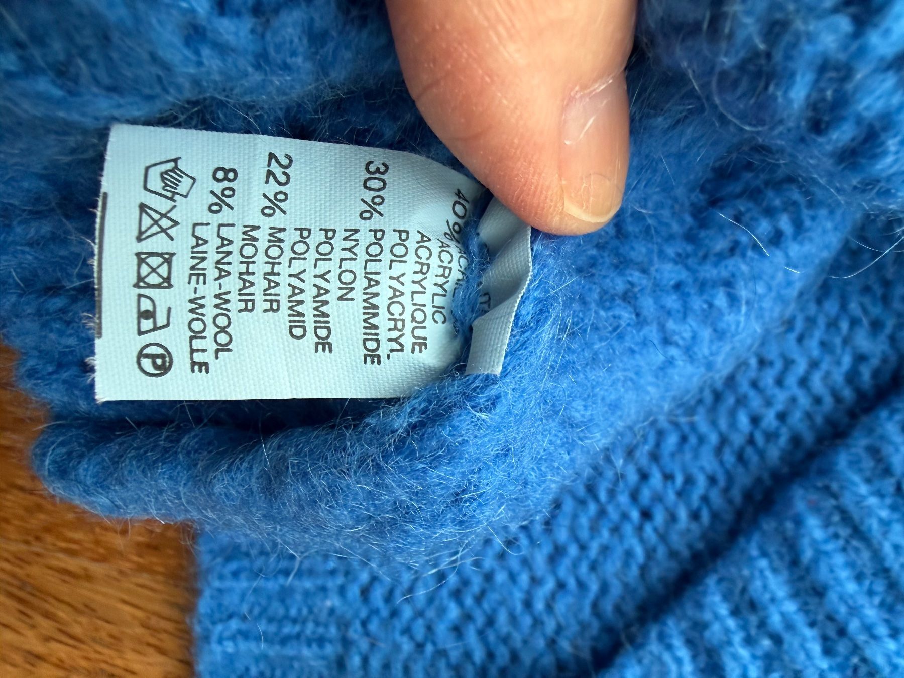 Maglioni & Felpe: Kuschelpullover in Kobaltblau – Usato da Oberwil-Lieli venduto da Borz2 2