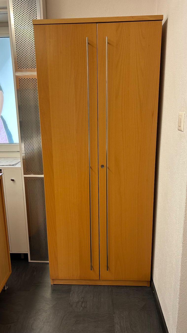 Scrivanie: Vollständig eingerichtet Büromöbel – Usato da Dübendorf venduto da ugenio 1