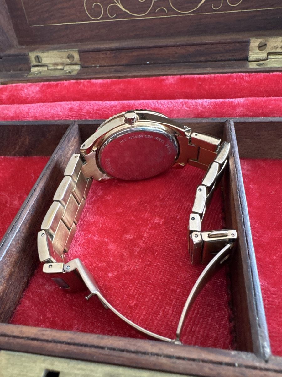 Fossil Orologi: Fossil Damenuhr, Gold, mit Steinen – Usato da Neftenbach venduto da fab_7vh9 1