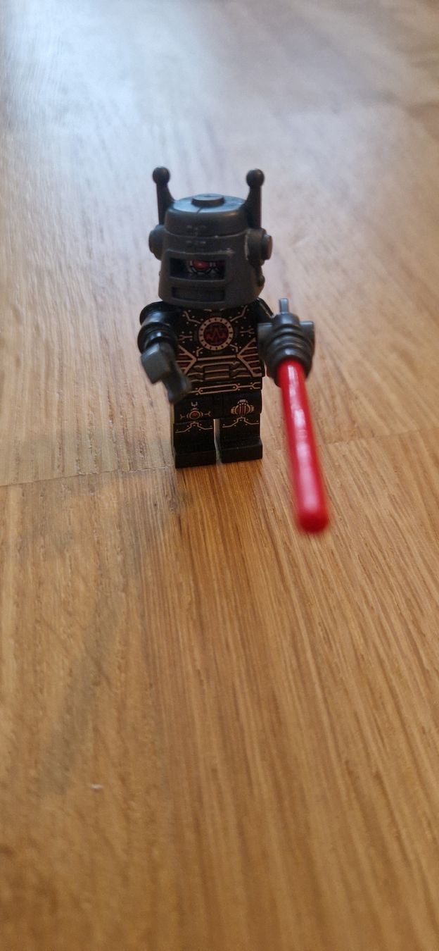 Lego Kit di costruzioni: LEGO Minifigur Serie 8 Robot Retro Sci-Fi – Usato da Riehen venduto da Aconitum