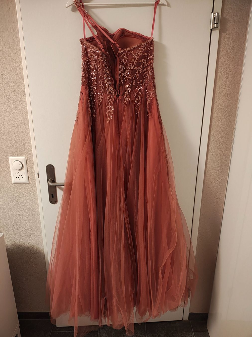 Vestiti: Langes Abendkleid für Damen – Nuovo e nell'imballaggio originale da Bonstetten venduto da Navilo 1