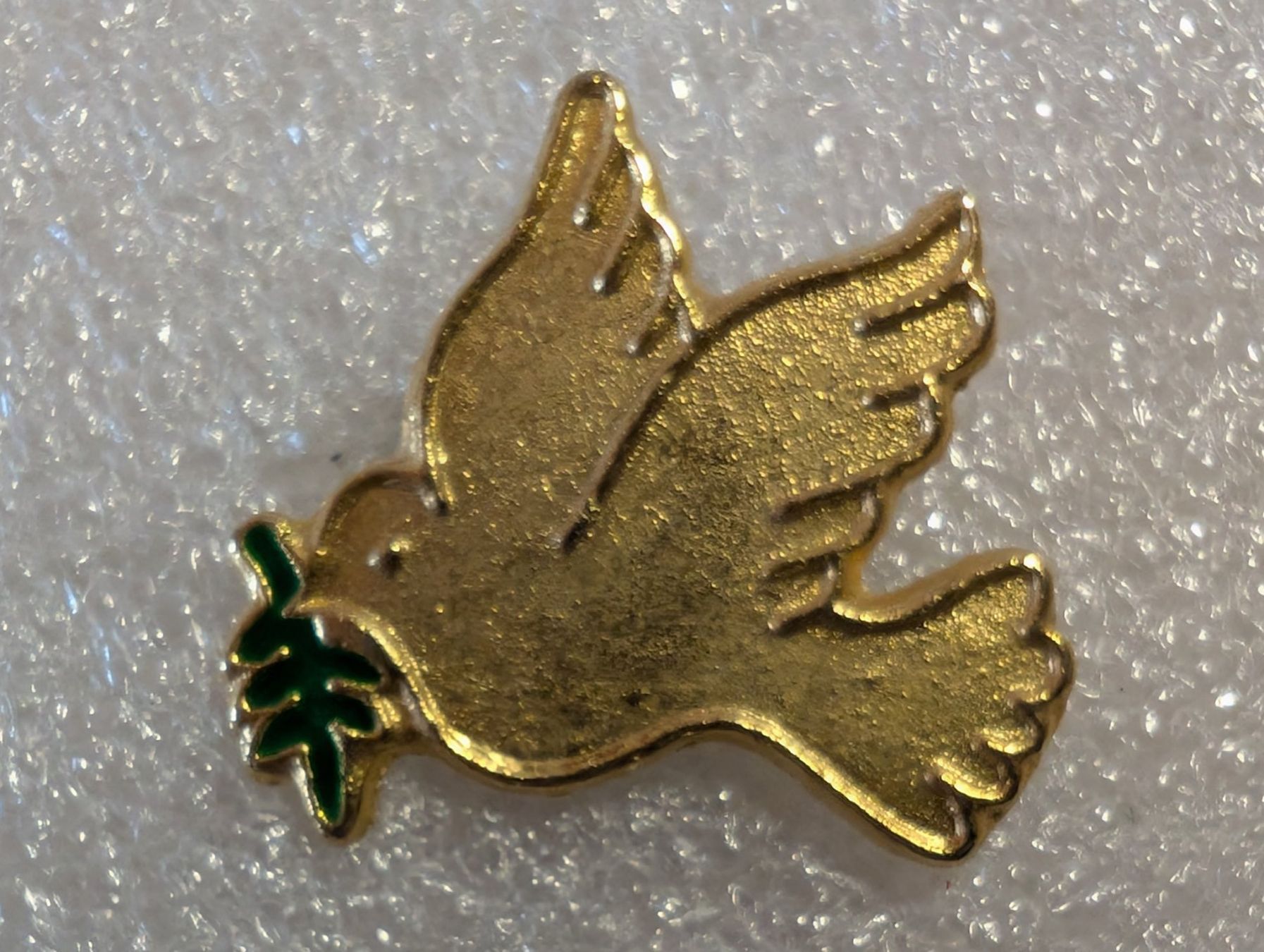 Plaketten & Abzeichen: Ansteckpin 266: Taube – Gebraucht aus Oppligen von Pin-Fall-Shop