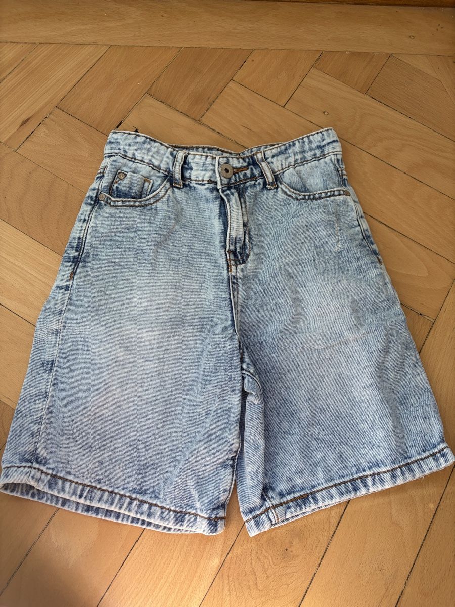 Pantaloni: Short en jean bleu clair taille 146  – Nuovo (secondo la descrizione) da Sion venduto da Nelsonkatz