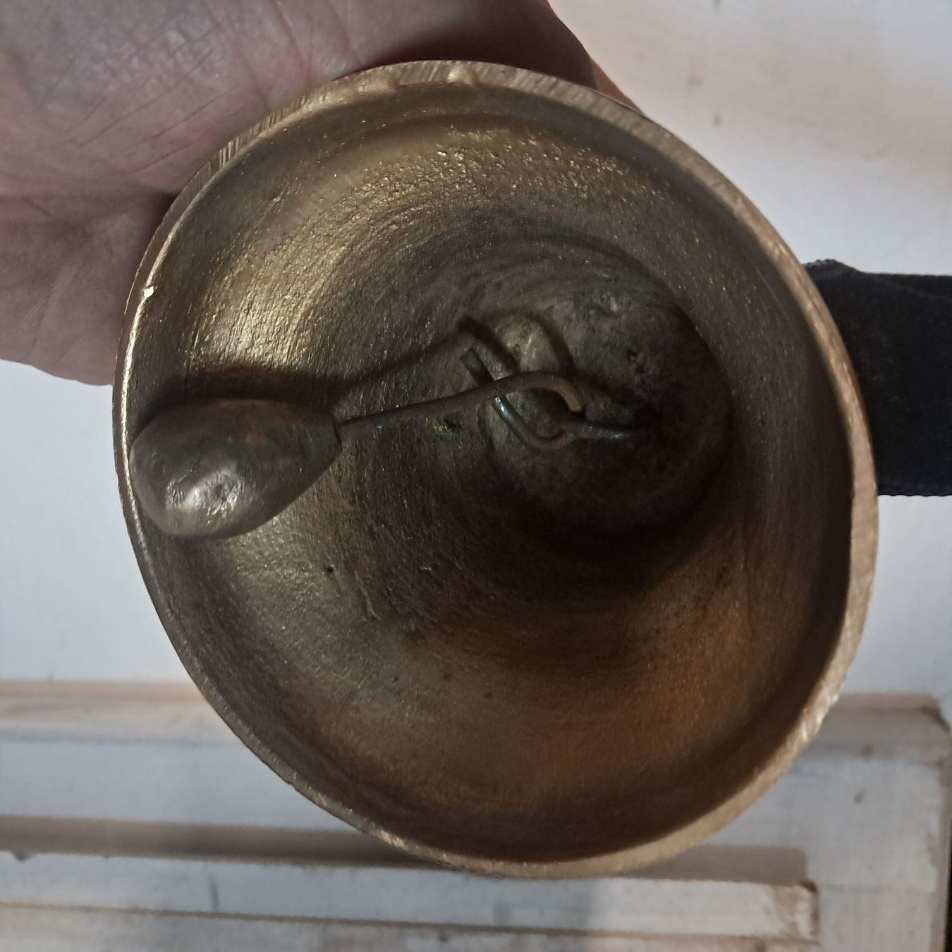 Glocken & Treicheln: Kleine Glocke – Gebraucht aus Murten von SHETHOF 3