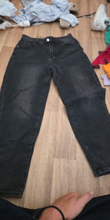Jeans gris foncé taille 40 état d'occasion
