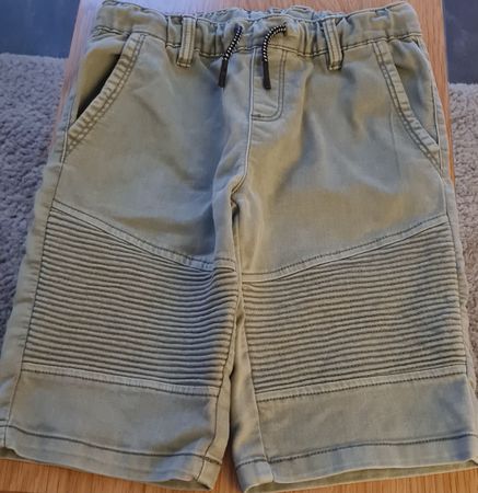Shorts super weicher Stoff Gr. 158