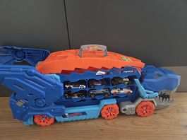 Hotwheels dino truck+16 hotwheel autos