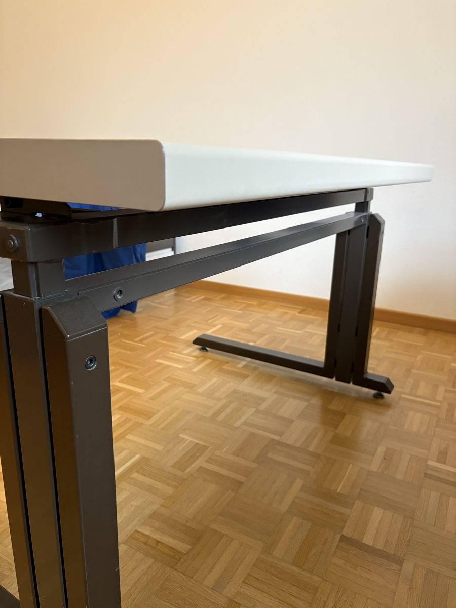 Scrivanie: Verstellbarer Schreibtisch/ Bürotisch – Usato da Zürich venduto da sim_zdl5 3