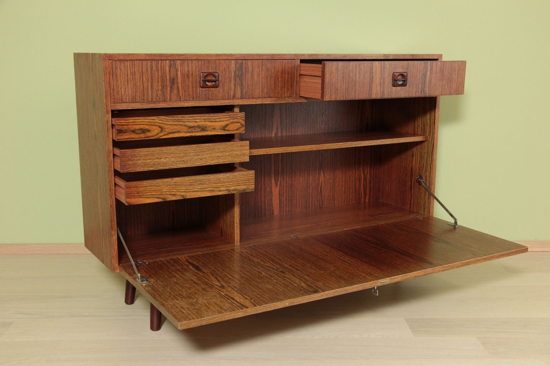 Cassettiere: Sideboard mit Klapptüre – Usato da Basel venduto da perpetuum_moebel 4
