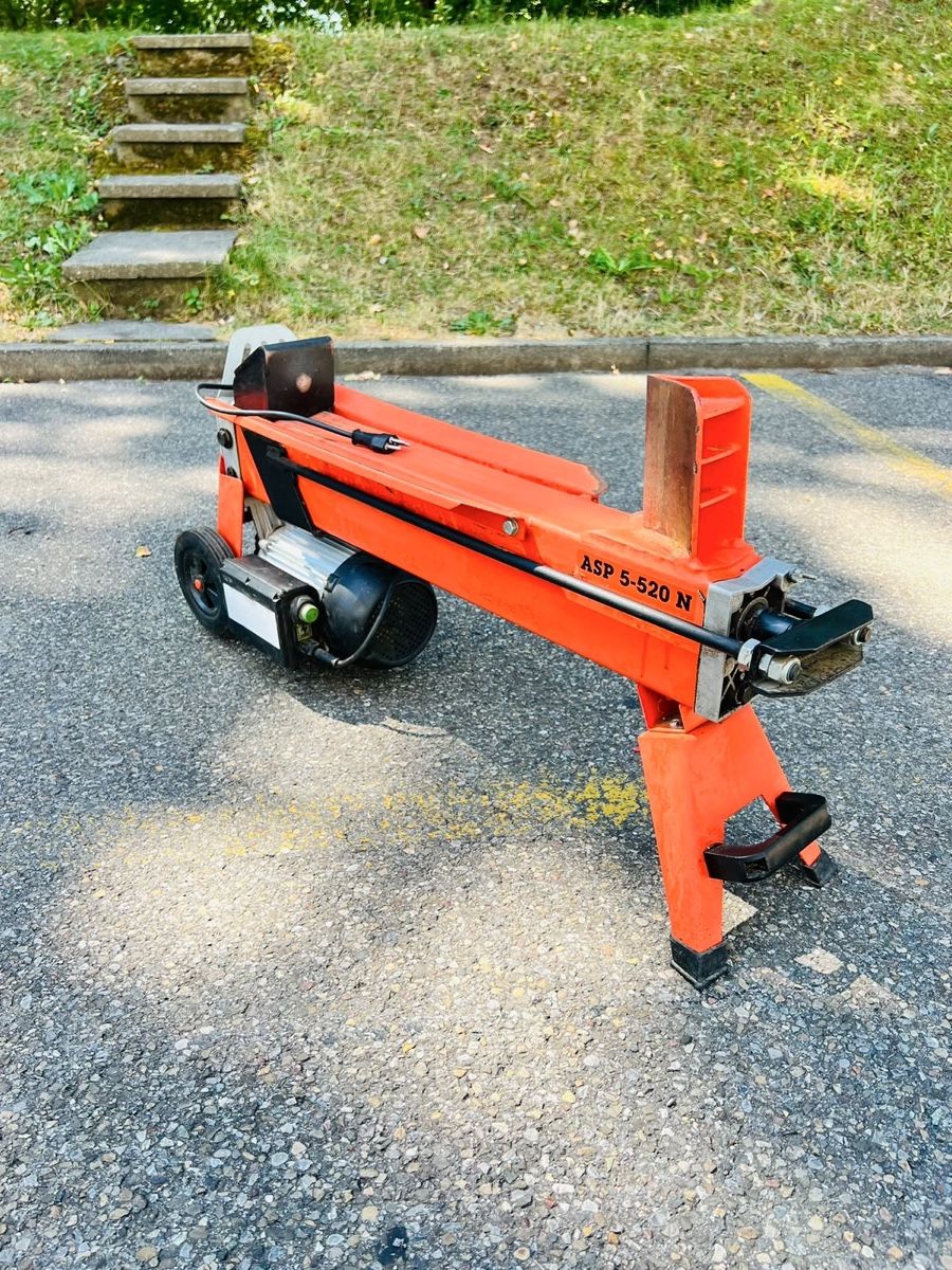 Tutte le macchine: Holzspaltmaschine 220 Volt bis 53 cm  – Usato da Urdorf venduto da mas_5wfz 9