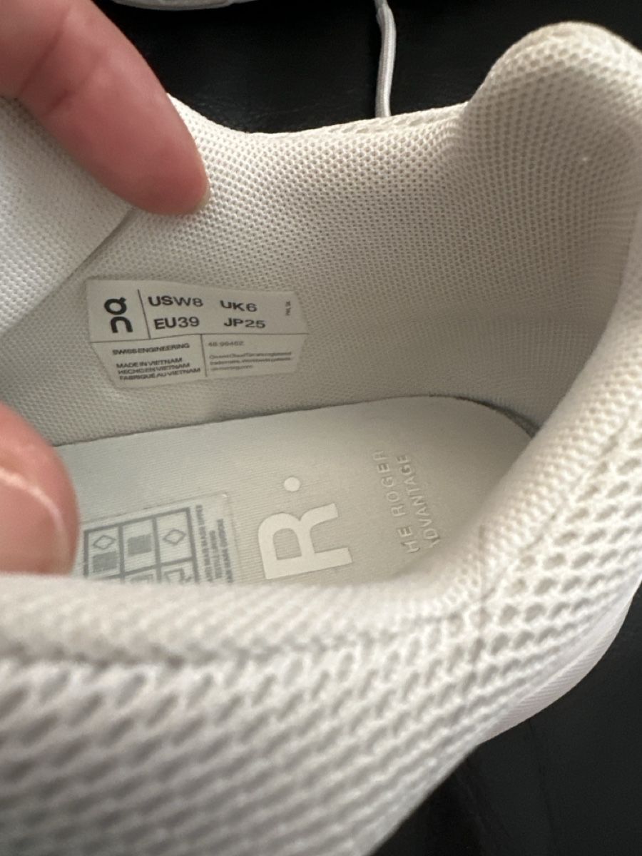 On Scarpe da donna: On The Roger Advantage  Weiss EU39 – Nuovo (secondo la descrizione) da Niederglatt ZH venduto da Laurita1972 4