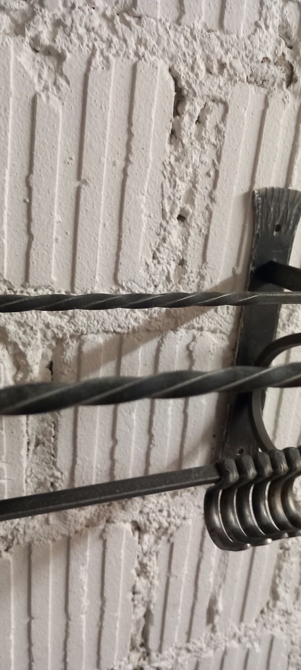 Guardaroba: Wandgarderobe Schmiedeeisen mit Ablage  – Usato da Zürich venduto da Reyniii 2