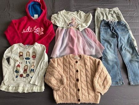 Lot de vêtements fille 4-5 ans -