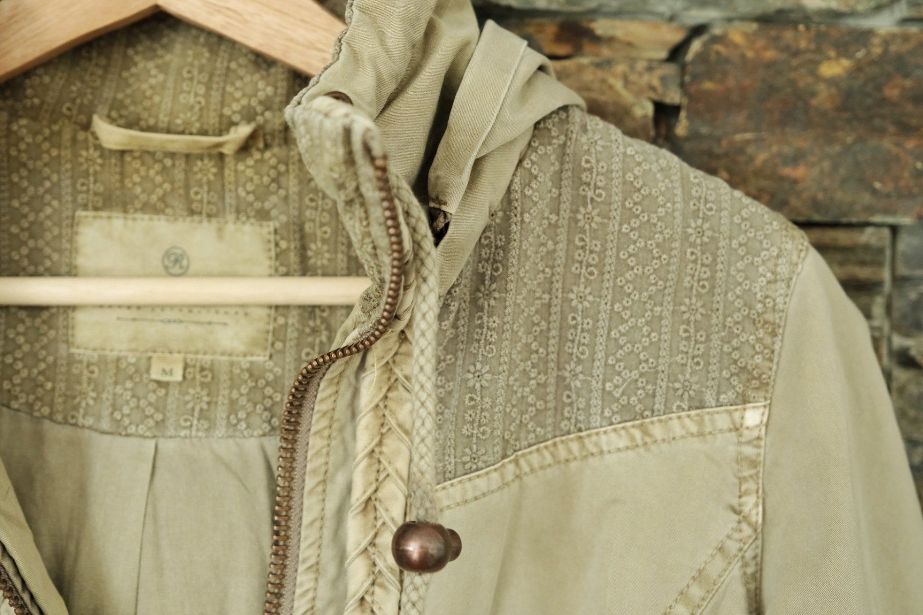Cappotti: Jacke / Mantel REVIEW Gr. M beige – Difettoso da Wohlen AG venduto da Exitburn 2