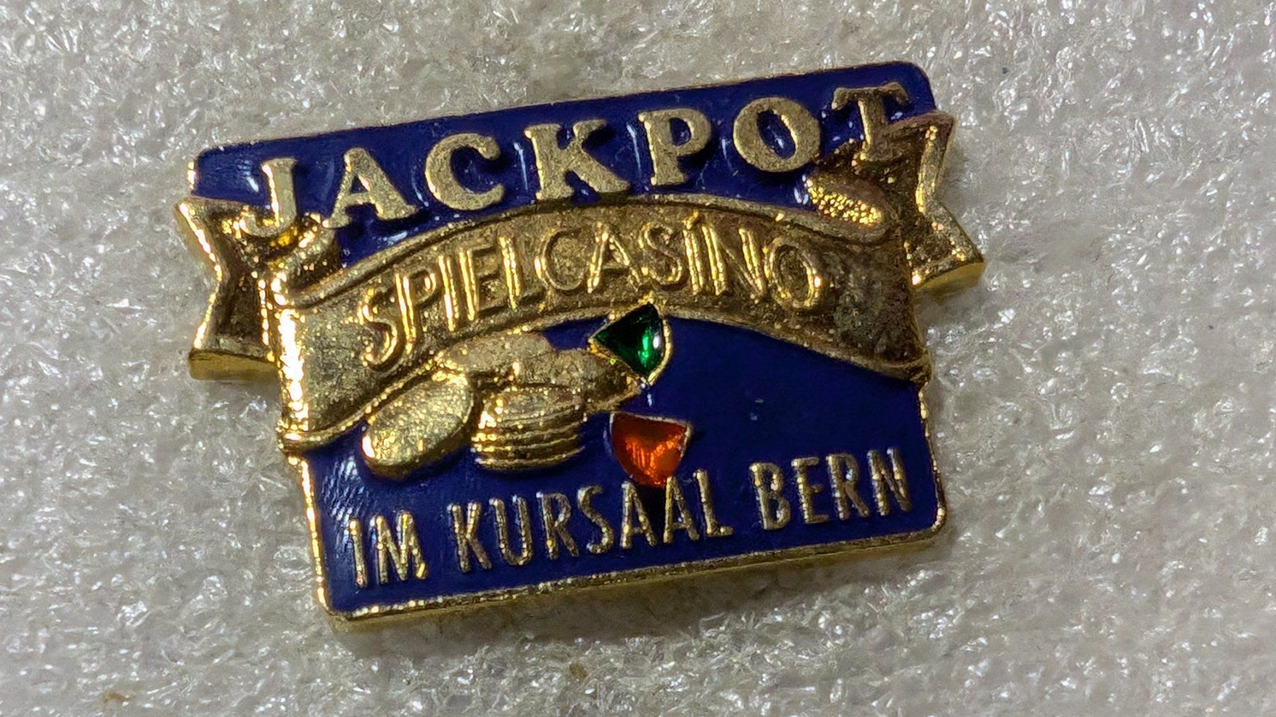 Placchette & Badge: Ansteckpin 169: Kursaal Bern – Usato da Oppligen venduto da Pin-Fall-Shop