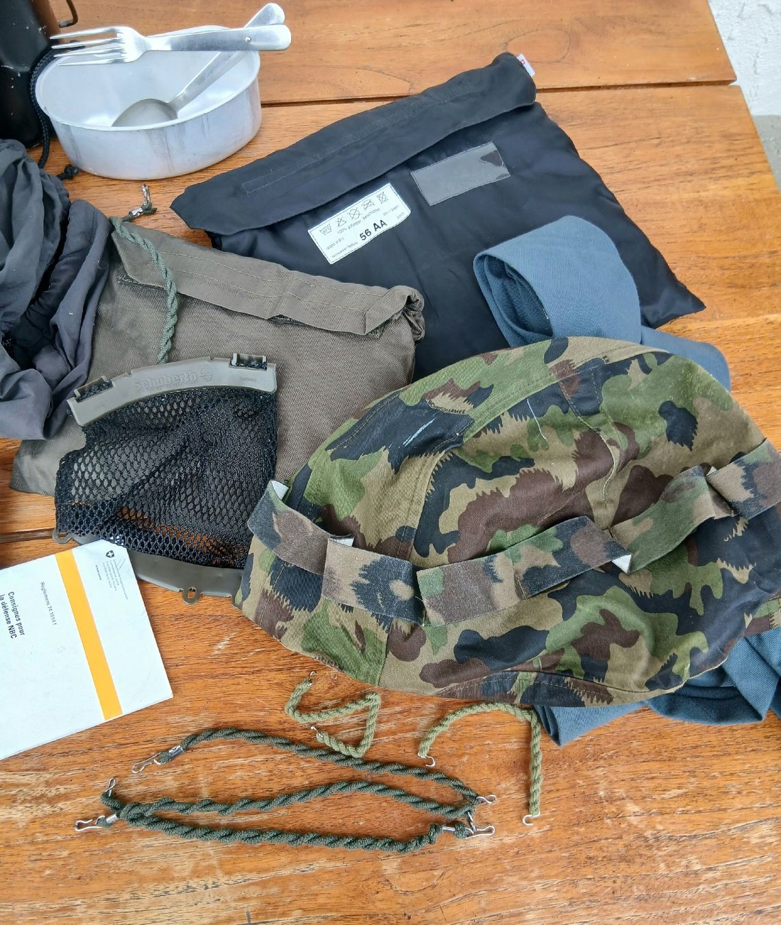 Schweizer Armee Armi bianche: Lot surplus militaire - armée suisse – Usato da Sciernes-d'Albeuve venduto da Dojo004 2