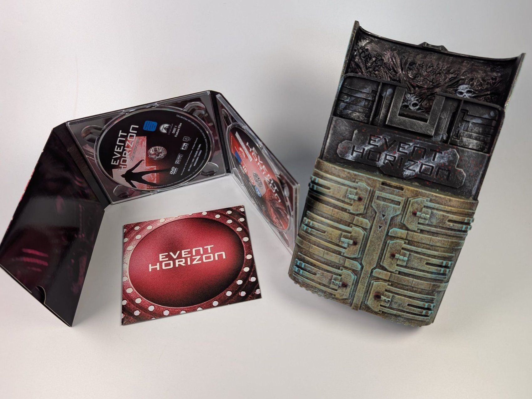 Alle DVDs: Event Horizon - Limited Edition DVD Box – Gebraucht aus Ostermundigen von TradeLab 1