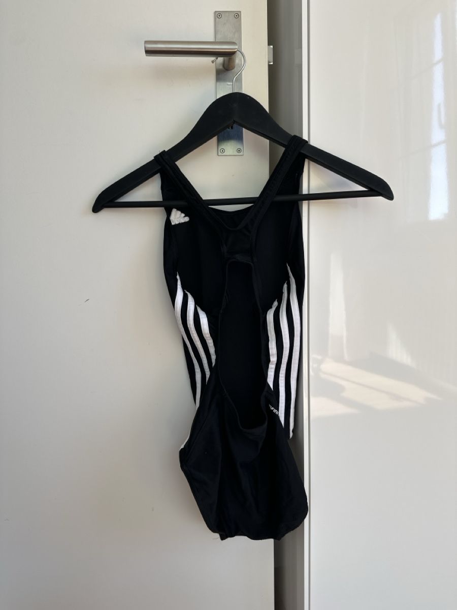 Costumi da bagno & Bikini: Adidas Black Swimsuit with White Stripes, Size Small. – Usato da Zürich venduto da helmuehl 1