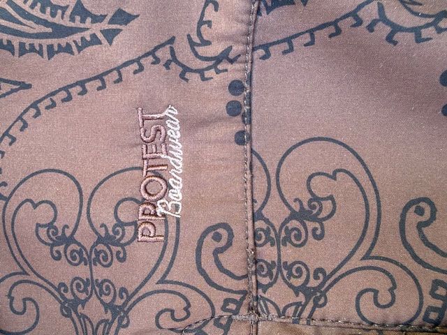 Jacken: Braune Winterjacke mit schwarzem Muster – Gebraucht aus Ottikon von lo99 3