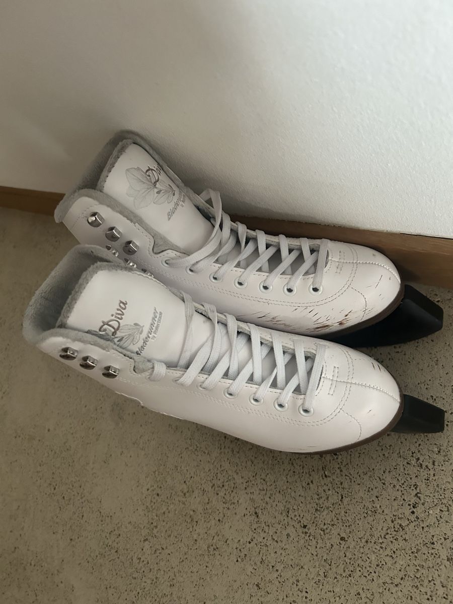 Pattini da ghiaccio: Bladerunner Diva Schlittschuhe  – Usato da Wolfhausen venduto da eil_jc5j 4