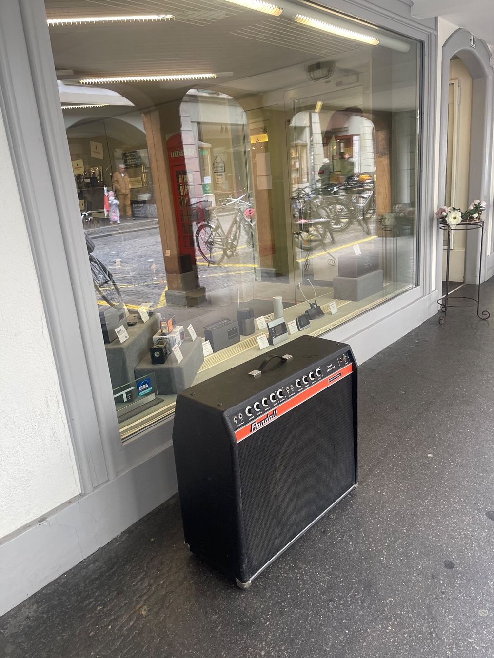 Amplificatori: Bass Amplifier 200w RandalL. Lieferung Gratis – Usato da Thun venduto da Thuno6