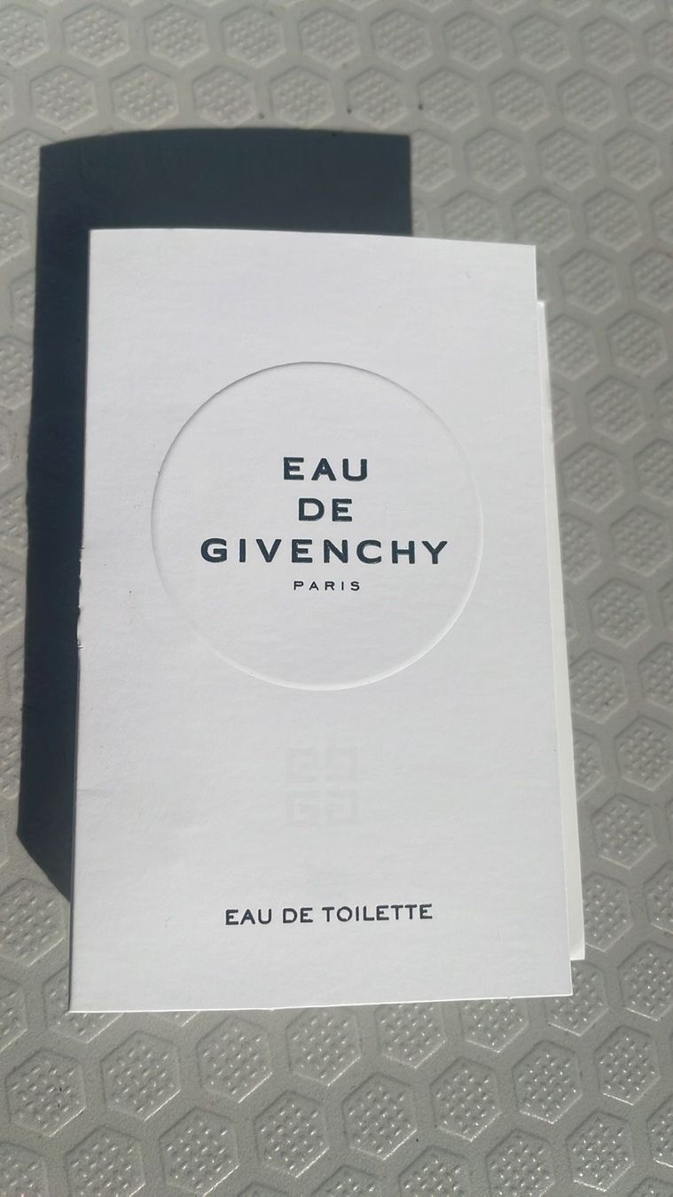 Givenchy Profumi & Eau de Toilette: Eau de Givenchy – Nuovo (secondo la descrizione) da Flums venduto da Inna77