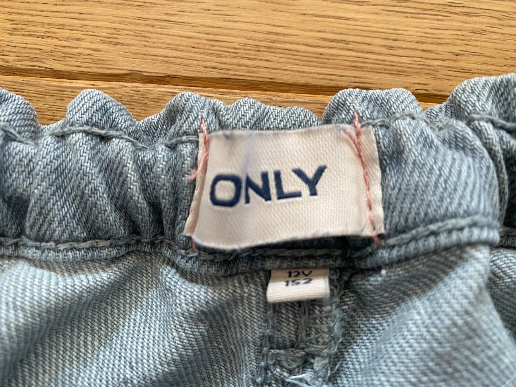 Only Pantaloni: Jeans-Shorts, Mädchen, Only, Gr. 152 – Usato da Oberkirch LU venduto da HubRen 1