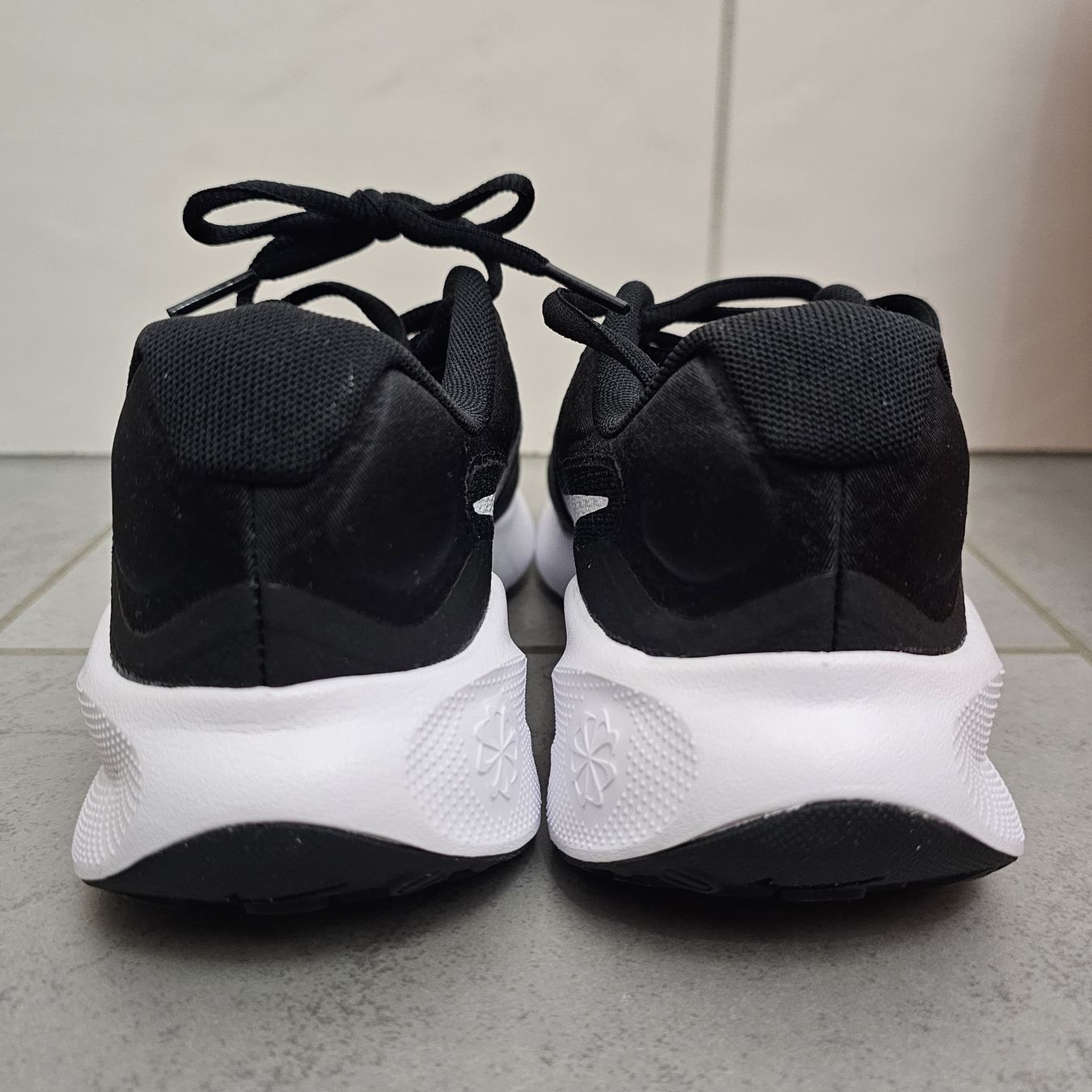 Nike Scarpe da uomo: Nike Revolution 7 – Nuovo e nell'imballaggio originale da Holziken venduto da dwo_2qws 2