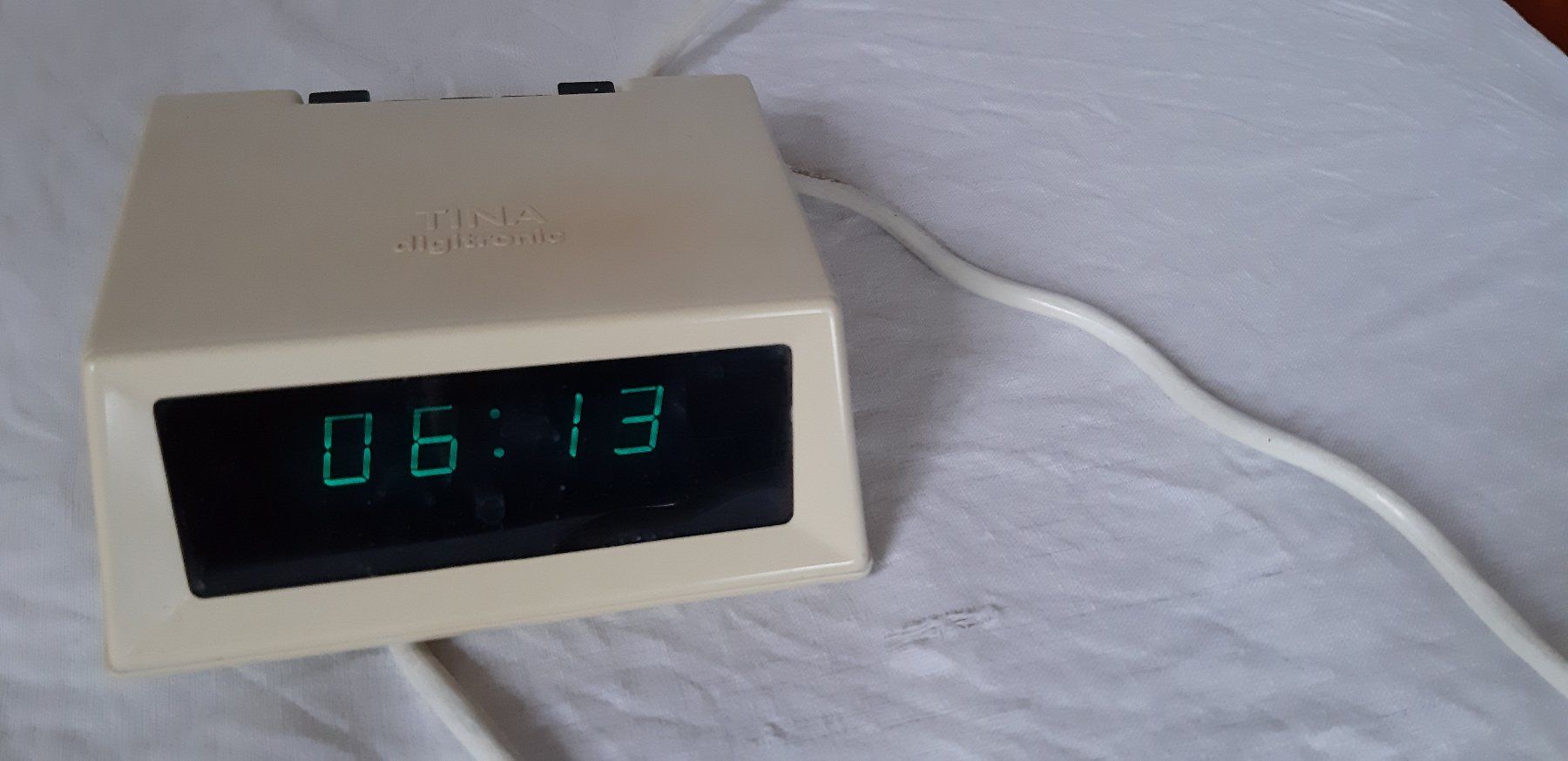 Wecker: Vintage  Digitalwecker Marke Tina Digitronic – Gebraucht aus Henggart von hen_9f22 3
