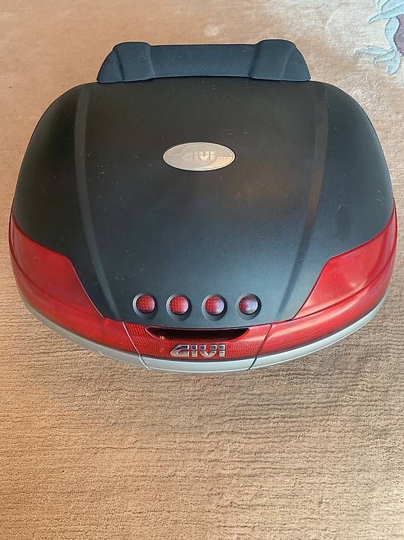 Topcases: GIVI Top Case V46 – D'occasion à Gattikon par Pateck