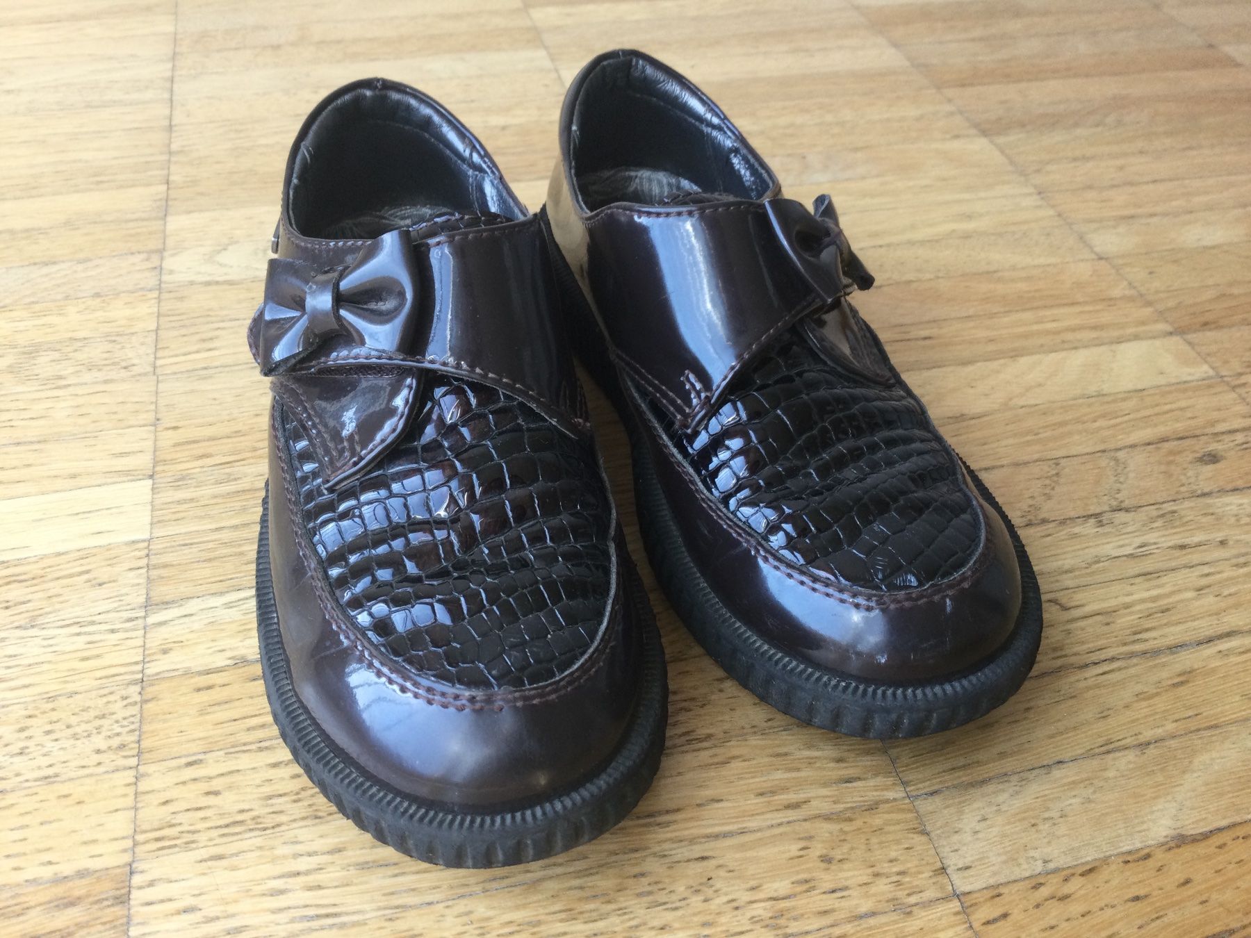 Scarpe per ragazze: Leder Schuhe Mädchen, Gr 32 – Usato da Zürich venduto da VorlonShadow