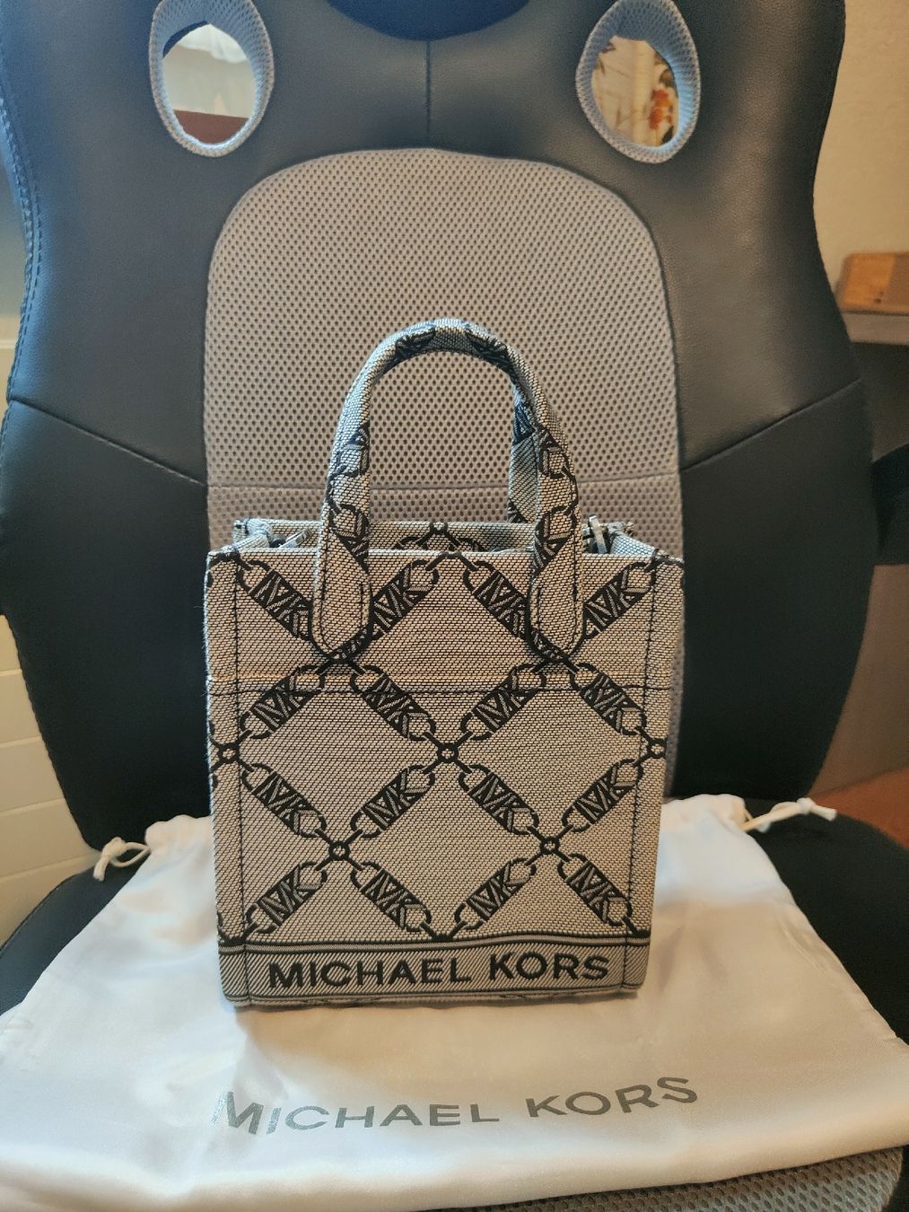 Michael Kors Borse da donna: Michael kors tasche – Usato da Hausen AG venduto da dar_gt8p
