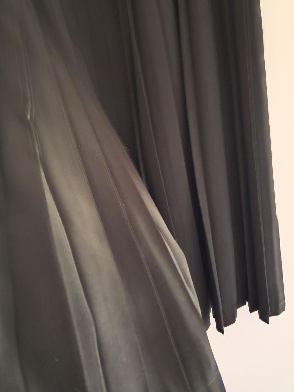 Banana Republic Röcke: Jupe plissée noire Banana Republic T.S – Neu (gemäss Beschreibung) aus Aubonne von erinrose 2