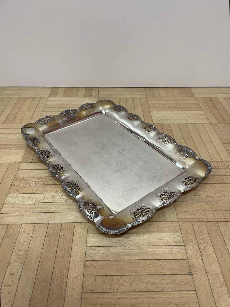 Piatti di portata: Versilbertes Tablett durchbrochener Rand vintage Tray – Usato da Zürich venduto da Vintagewiesel 4