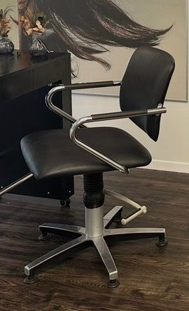 Sedie: Coiffeur Einrichtung – Usato da Frenkendorf venduto da Katrin02 5