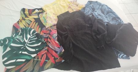 6 Teile - 1 Preis 5 unterschiedliche Tops XL und 1 Hose